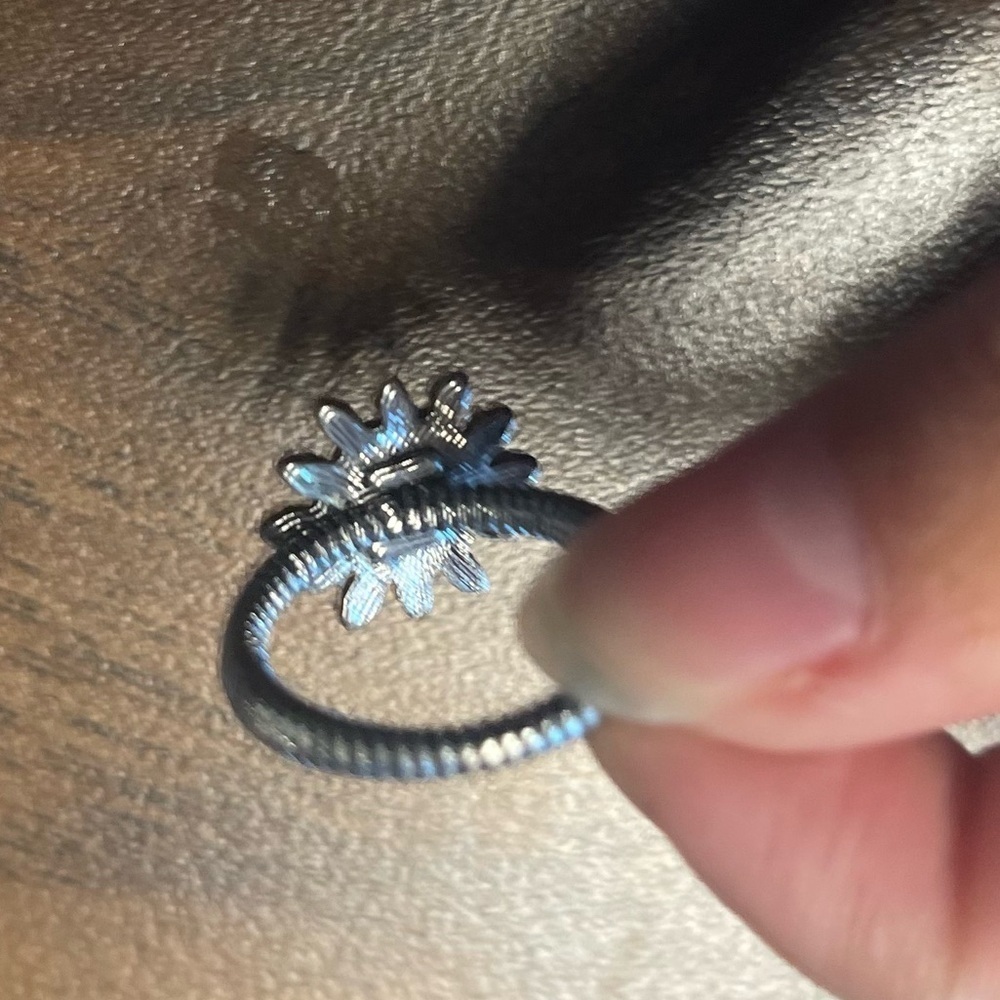 Statement Wired Silver Tone Flower Ring - image 4